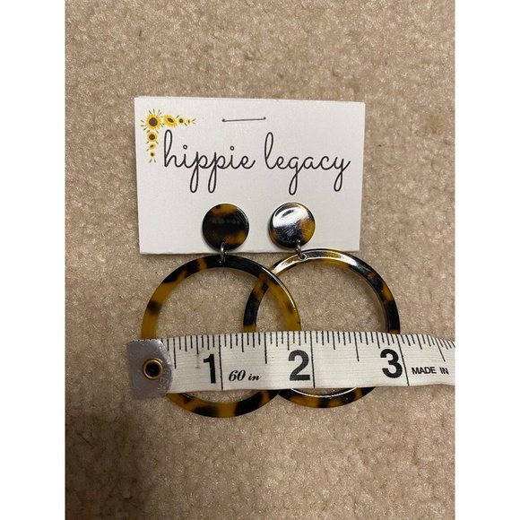 Hippie Legacy Tortoise Shell Dangling Hoop Earrings - Picture 3 of 4